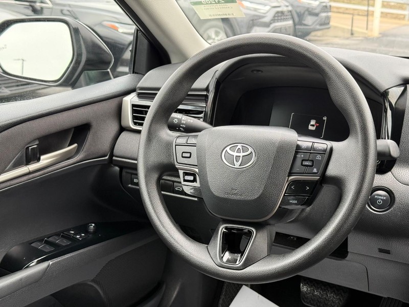 Toyota Camry Vehicle Image 12