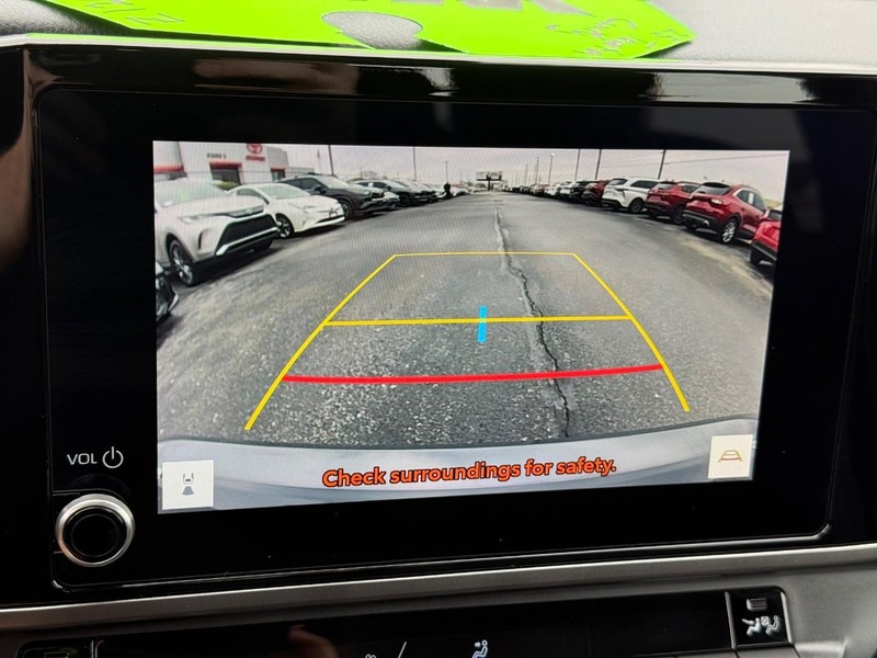 Toyota Camry Vehicle Image 17