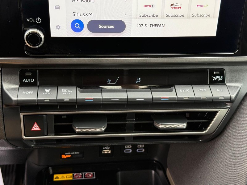 Toyota Camry Vehicle Image 18