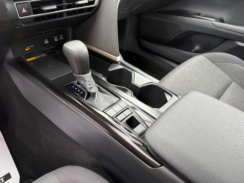 Toyota Camry Vehicle Image 19