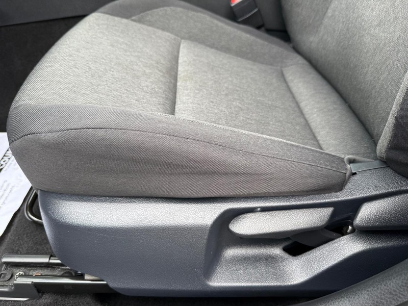 Toyota Camry Vehicle Image 24