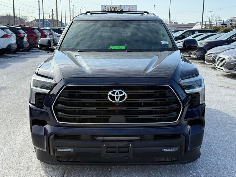 Toyota Sequoia Vehicle Image 10