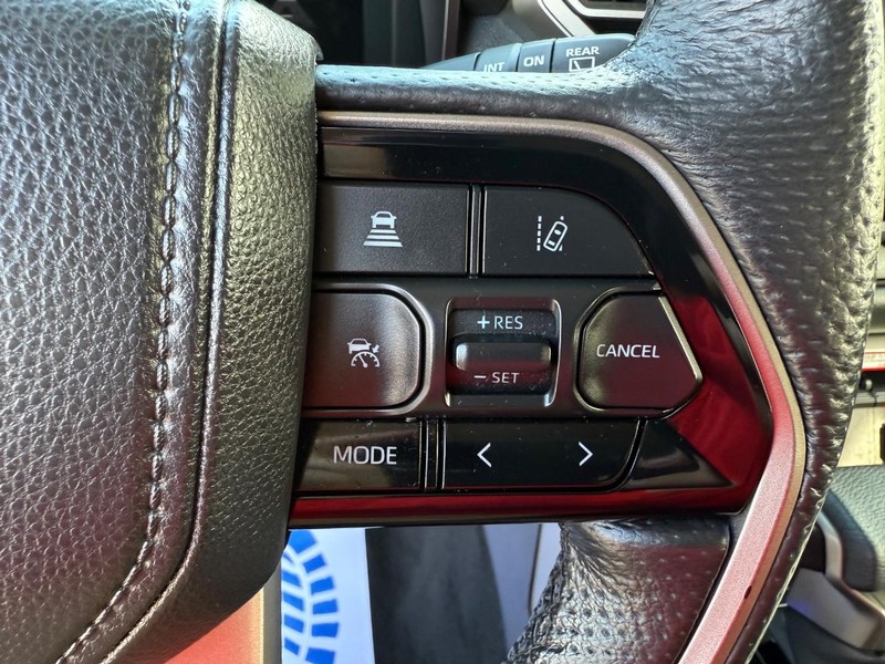 Toyota Sequoia Vehicle Image 16