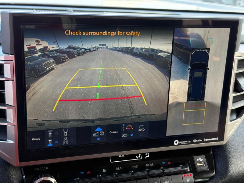 Toyota Sequoia Vehicle Image 20