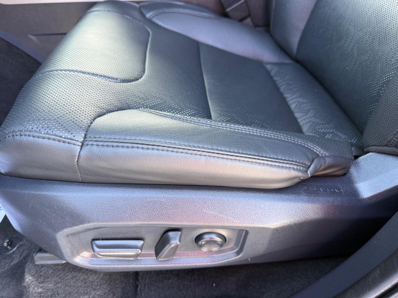 Toyota Sequoia Vehicle Image 28