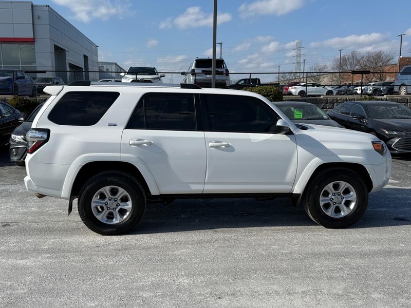 Toyota 4Runner Vehicle Image 02