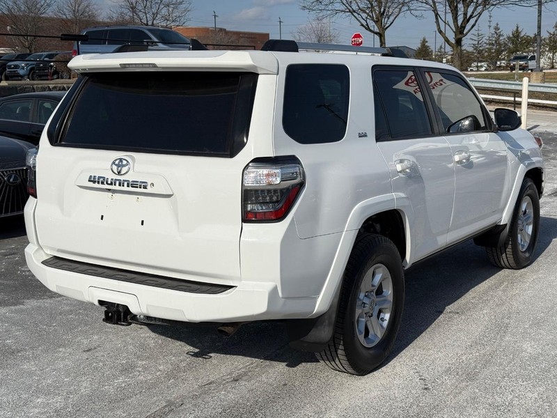 Toyota 4Runner Vehicle Image 03