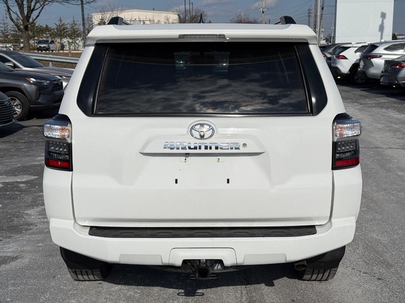 Toyota 4Runner Vehicle Image 04