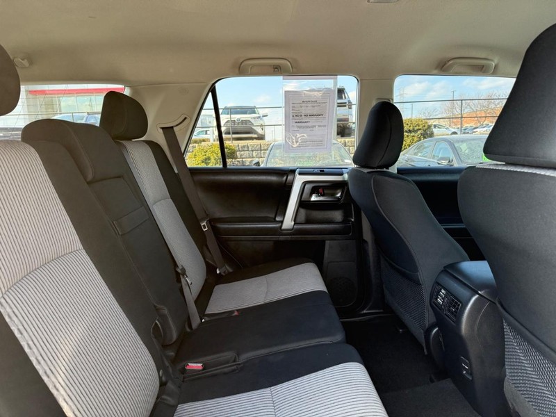 Toyota 4Runner Vehicle Image 10
