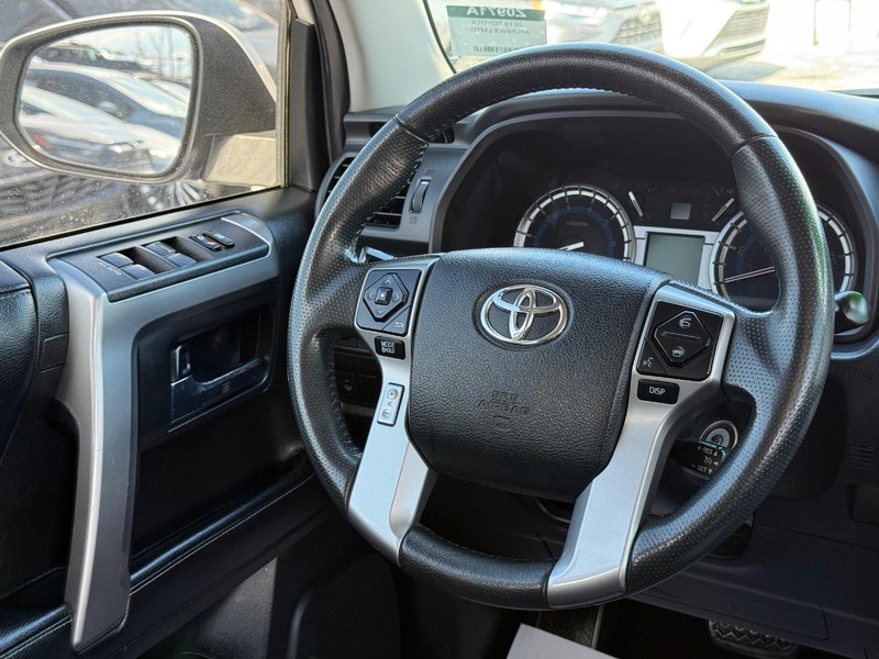 Toyota 4Runner Vehicle Image 12
