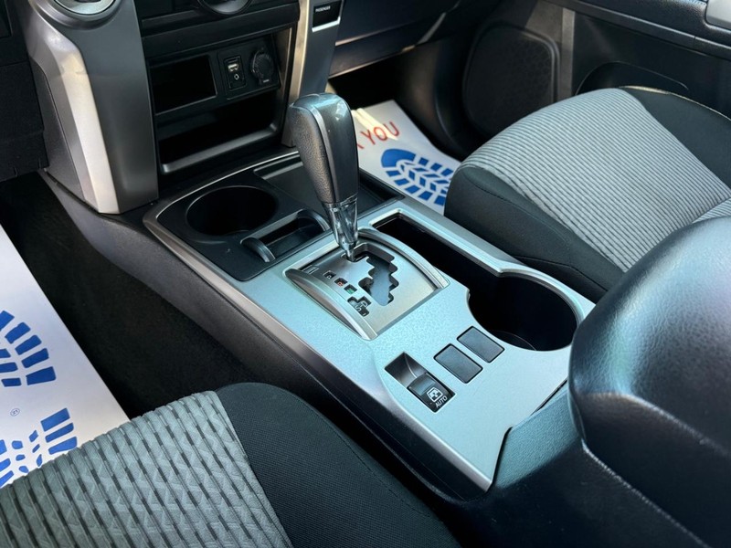 Toyota 4Runner Vehicle Image 18