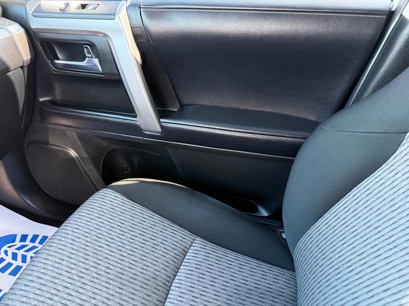 Toyota 4Runner Vehicle Image 19