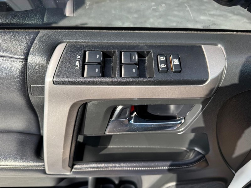 Toyota 4Runner Vehicle Image 22