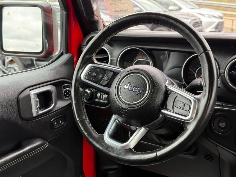 Jeep Wrangler Vehicle Image 12