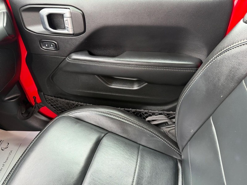 Jeep Wrangler Vehicle Image 21