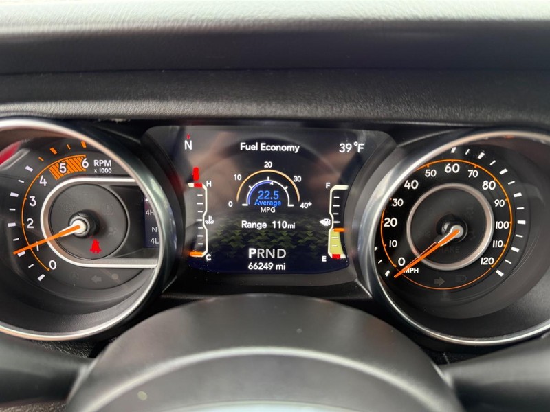 Jeep Wrangler Vehicle Image 22