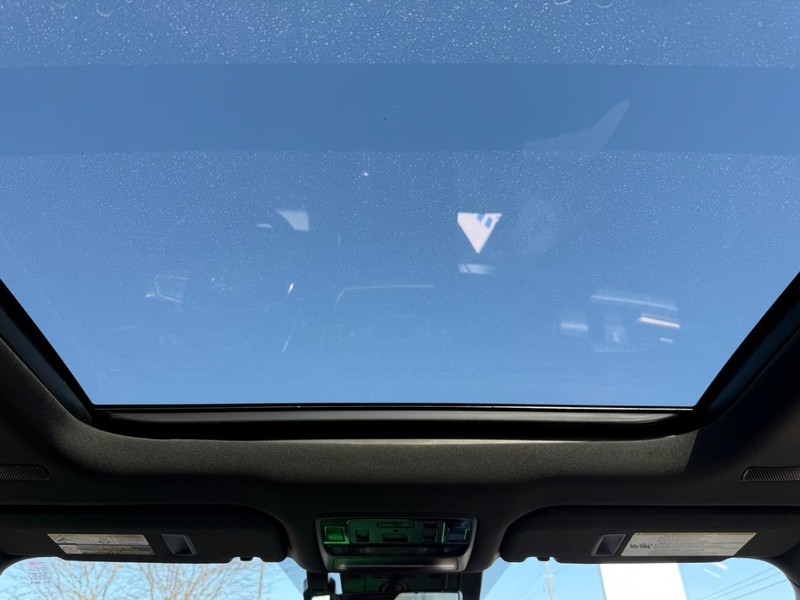 Toyota Grand Highlander Vehicle Image 13