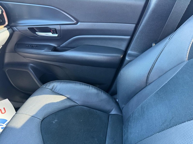 Toyota Grand Highlander Vehicle Image 23