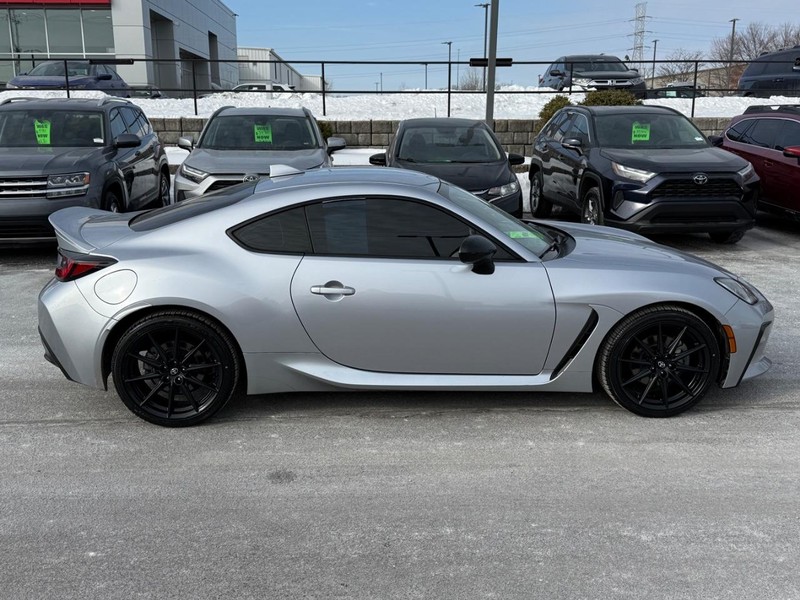 Toyota GR86 Vehicle Image 02