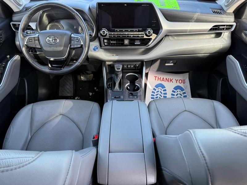 Toyota Highlander Vehicle Image 13