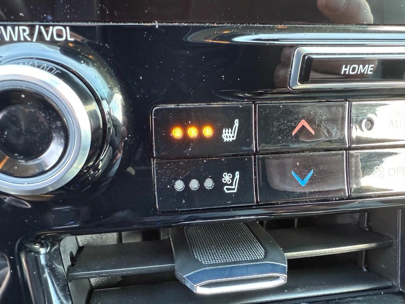 Toyota Highlander Vehicle Image 18