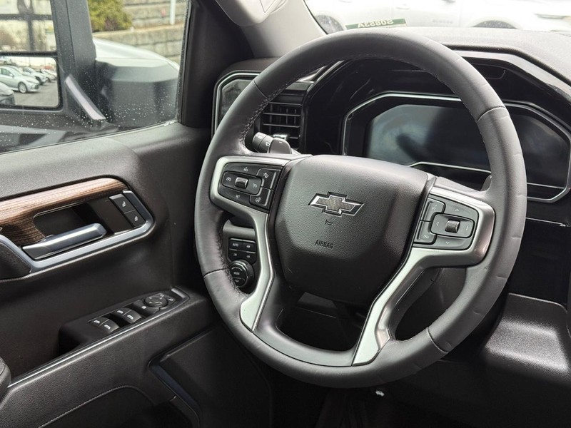 Chevrolet Silverado 1500 Vehicle Image 12