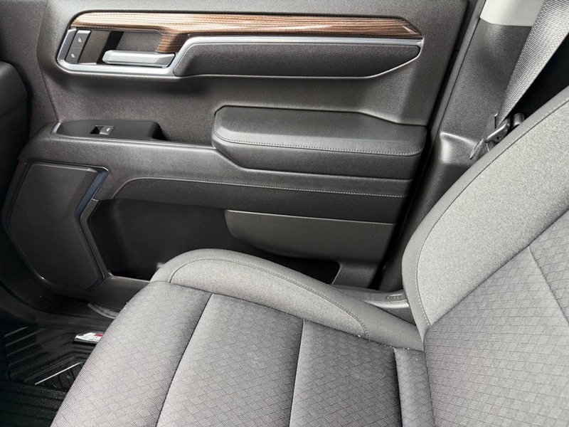 Chevrolet Silverado 1500 Vehicle Image 21