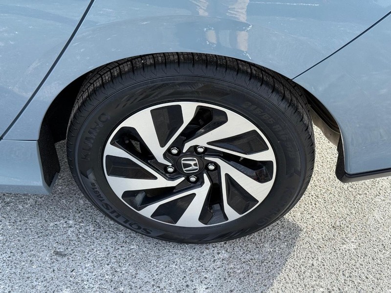 Honda Civic Hatchback Vehicle Image 06