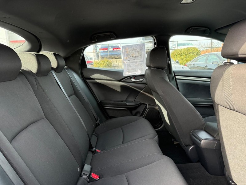 Honda Civic Hatchback Vehicle Image 10