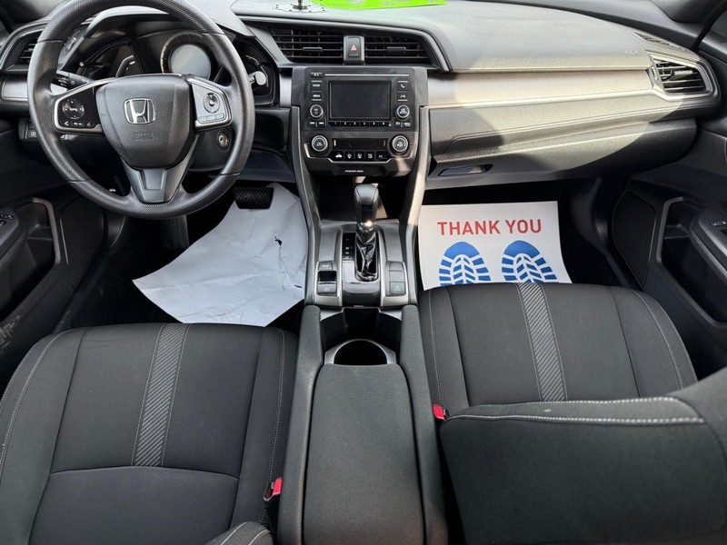 Honda Civic Hatchback Vehicle Image 11