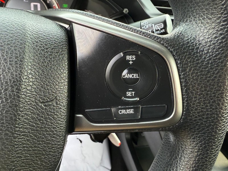 Honda Civic Hatchback Vehicle Image 14