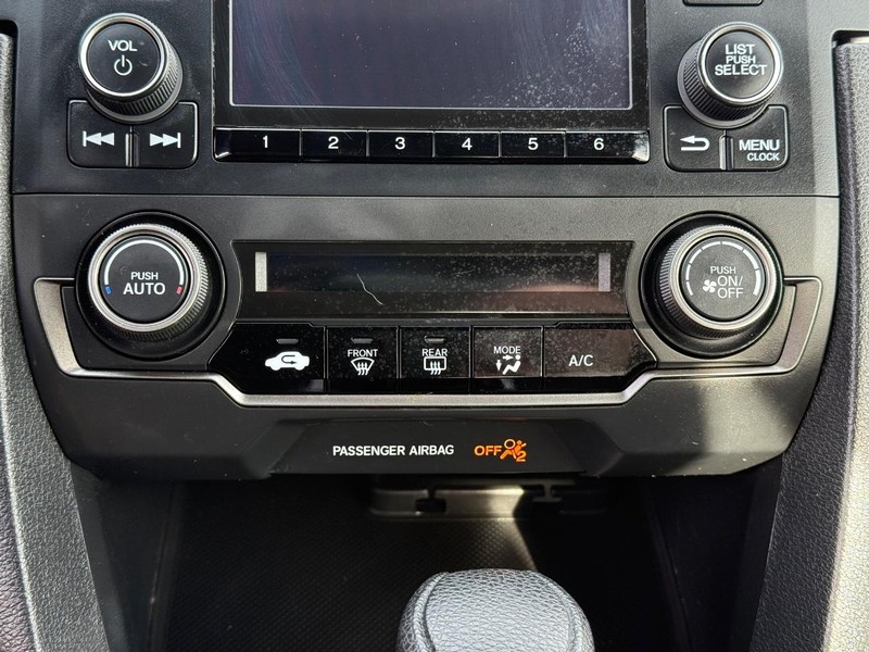 Honda Civic Hatchback Vehicle Image 17