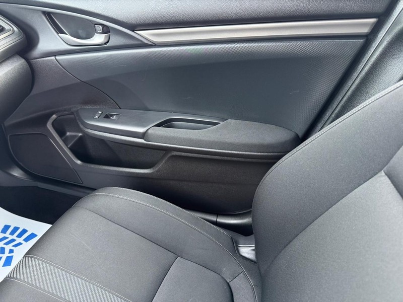 Honda Civic Hatchback Vehicle Image 19
