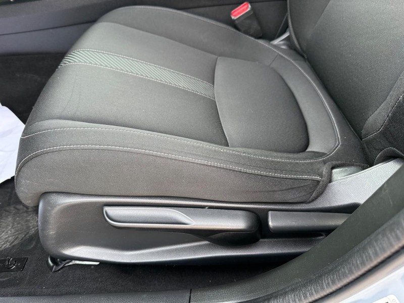 Honda Civic Hatchback Vehicle Image 23