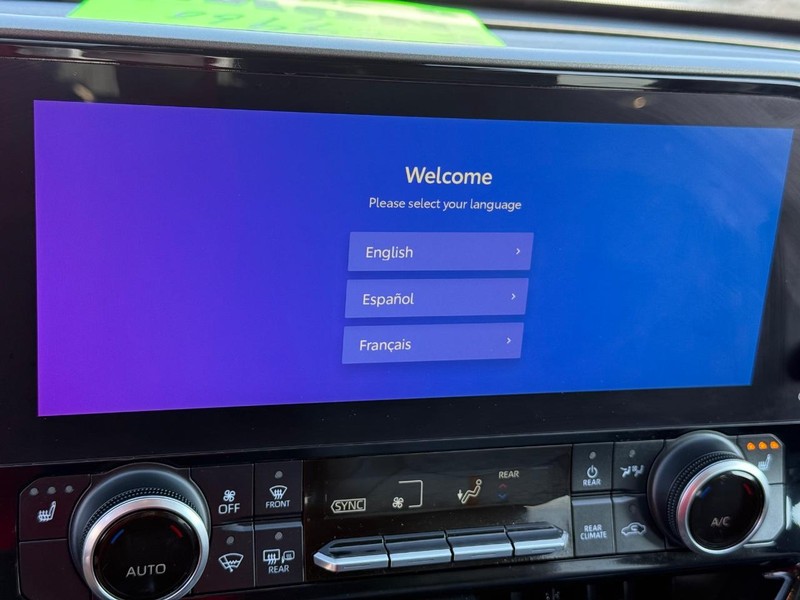 Toyota Highlander Vehicle Image 19