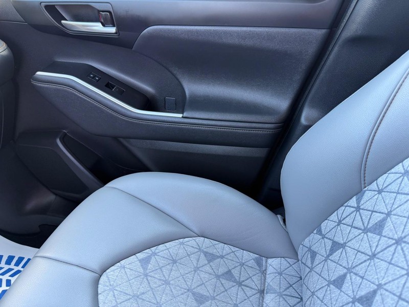 Toyota Highlander Vehicle Image 23