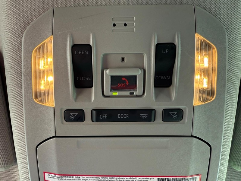 Toyota Highlander Vehicle Image 24