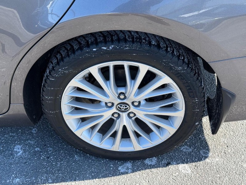 Toyota Camry Vehicle Image 06