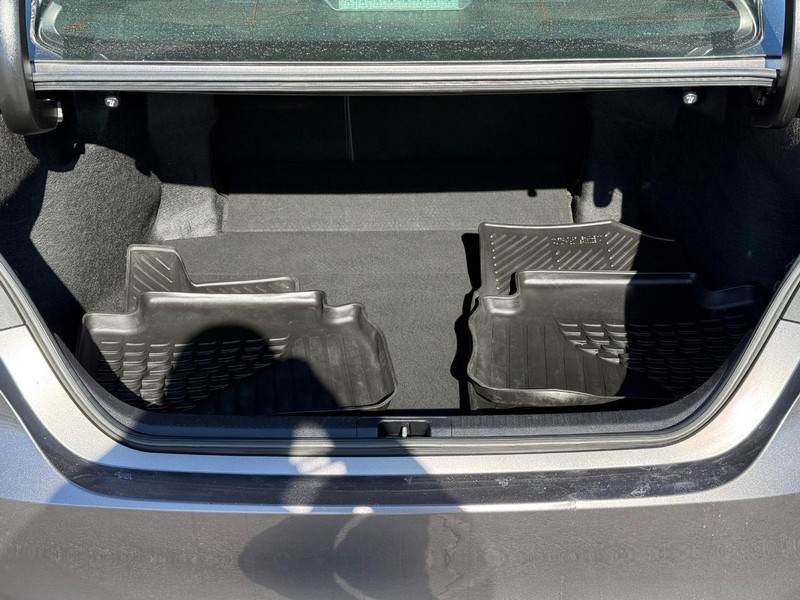 Toyota Camry Vehicle Image 07