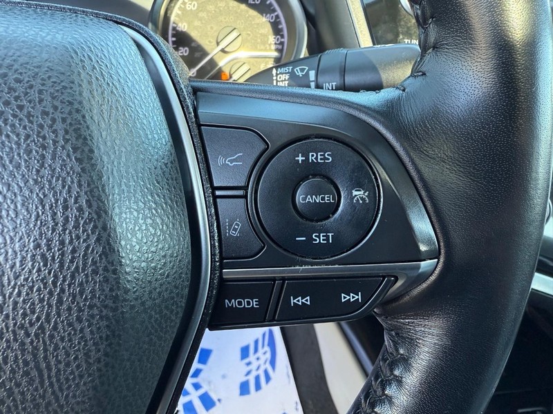 Toyota Camry Vehicle Image 15