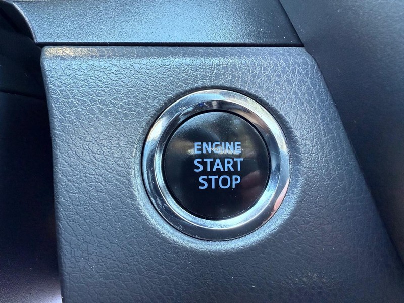 Toyota Camry Vehicle Image 16