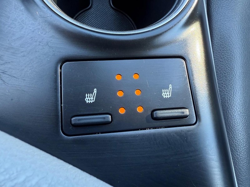 Toyota Camry Vehicle Image 17