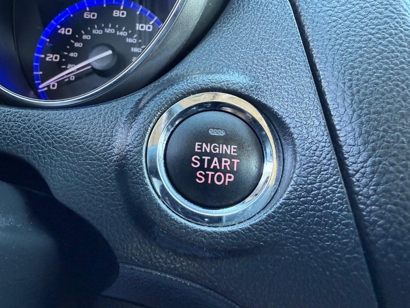 Subaru Legacy Vehicle Image 16