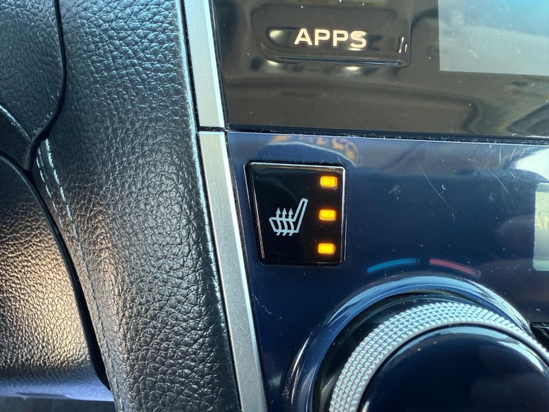 Subaru Legacy Vehicle Image 17