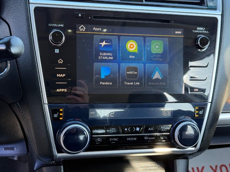 Subaru Legacy Vehicle Image 18