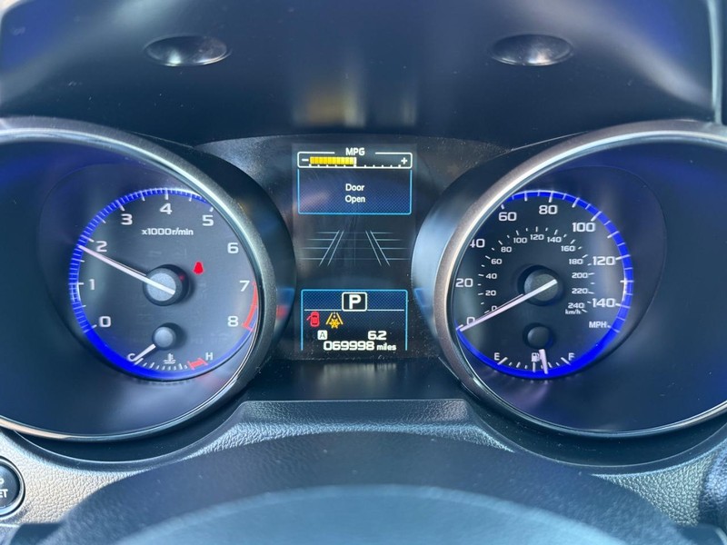 Subaru Legacy Vehicle Image 23