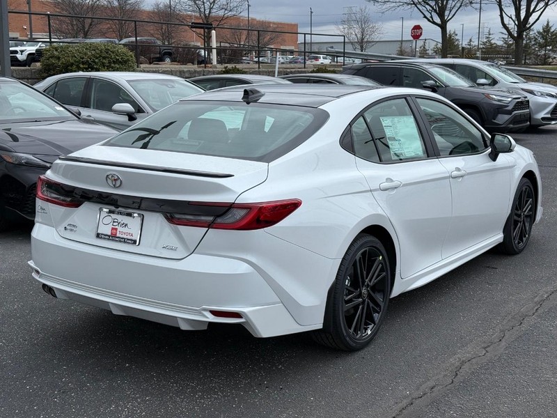 Toyota Camry Vehicle Image 03