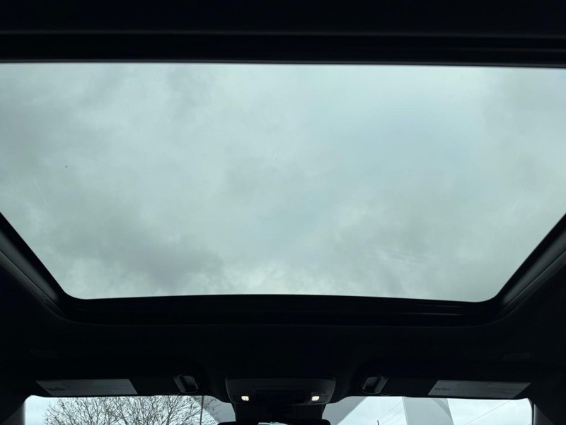 Toyota Camry Vehicle Image 05