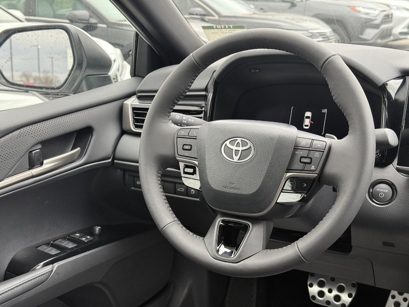 Toyota Camry Vehicle Image 07