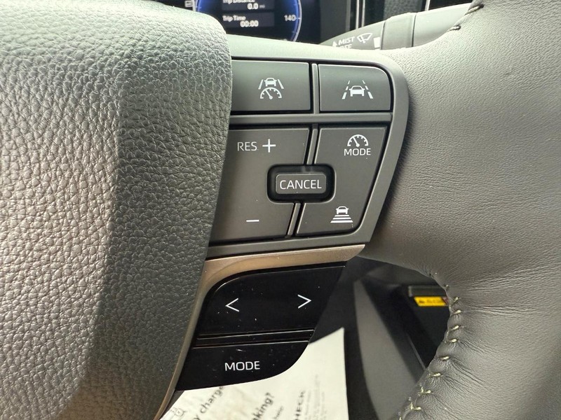 Toyota Camry Vehicle Image 09